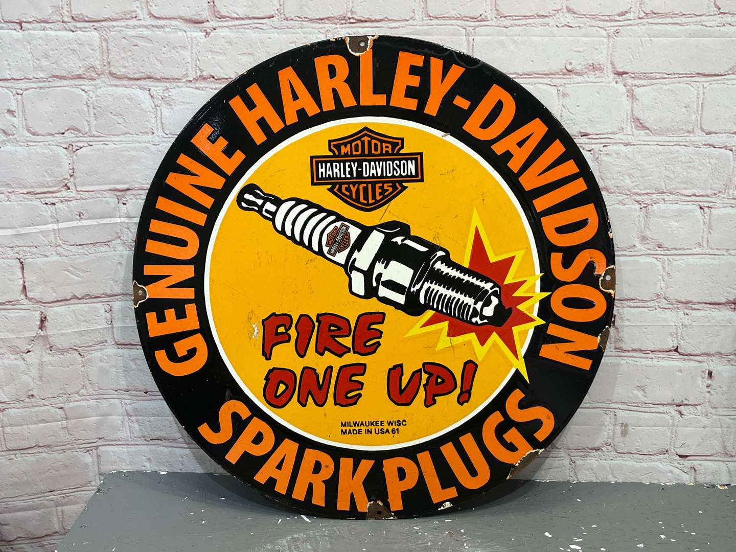 <p>Genuine Harley-Davidson Spark Plugs Circular Enamel Sign</p>