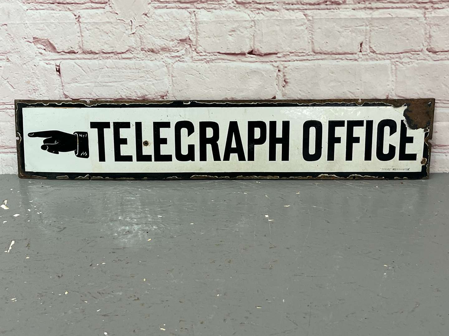 <p>Telegraph Office Enamel Directional Sign&nbsp;</p>