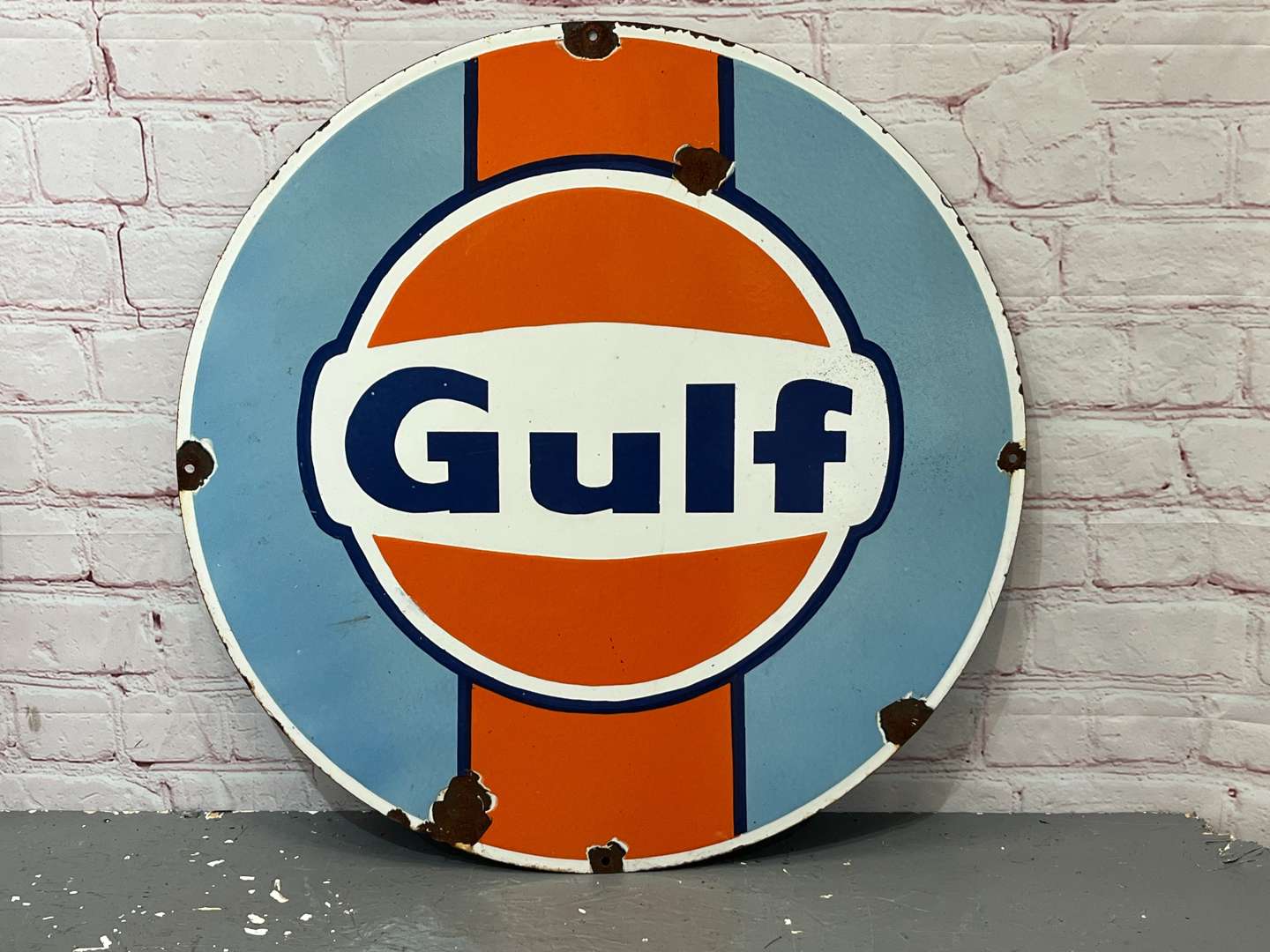 <p>Gulf Emblem Circular Enamel Sign</p>