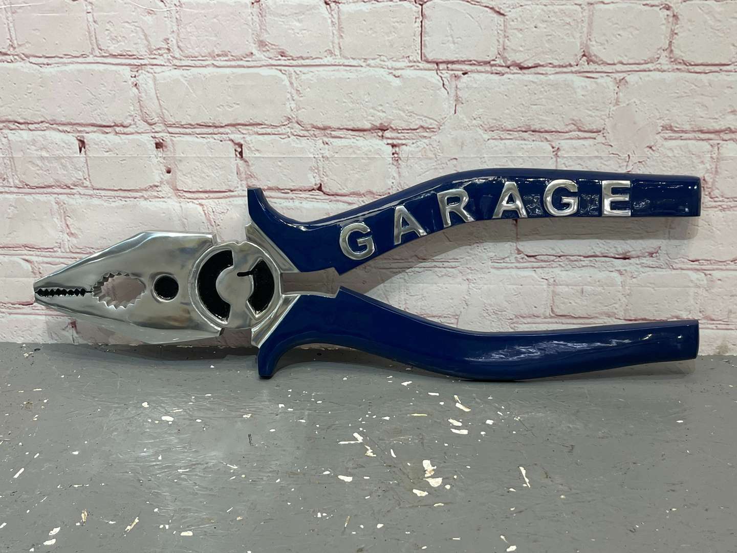<p>Garage Oversized Aluminium Display Pliers&nbsp;</p>