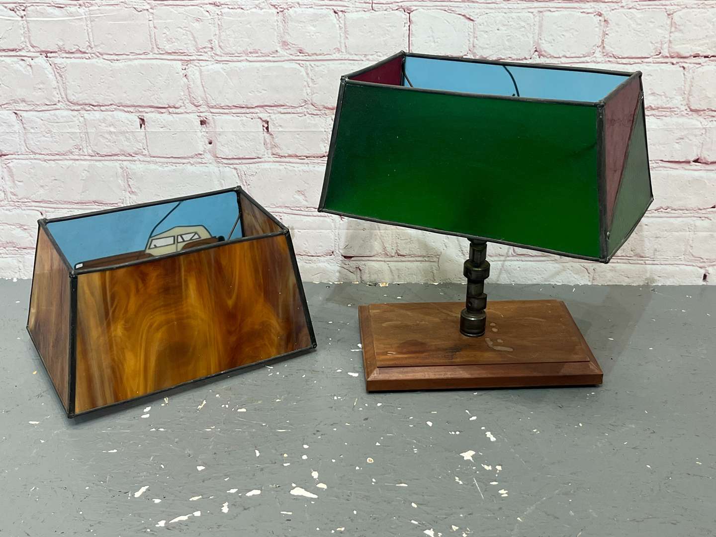 <p>Cam Shaft Made Lamp With Two Classic Car Shades</p>