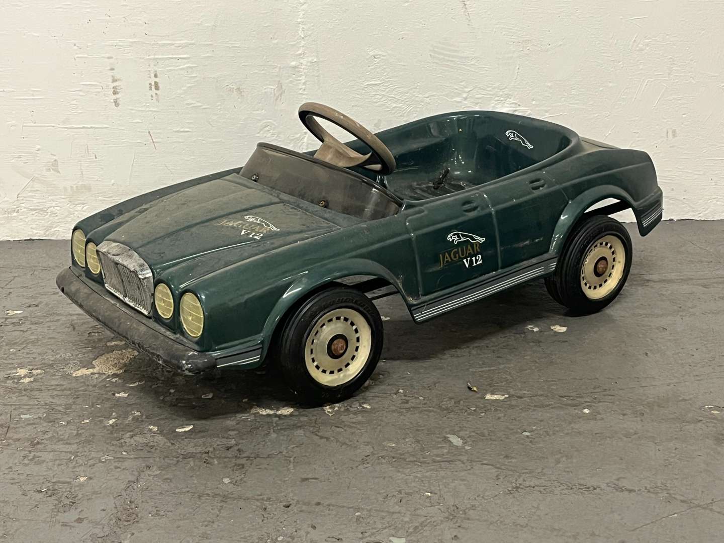 <p>Jaguar Plastic Childs Pedal Car</p>