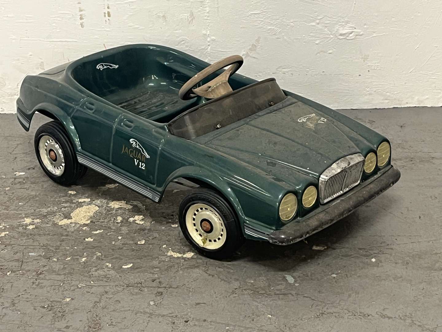 <p>Jaguar Plastic Childs Pedal Car</p>