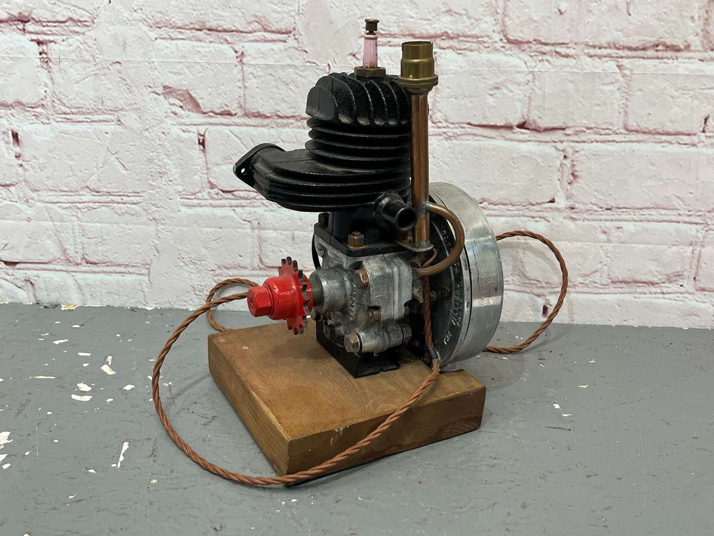<p>Villiers Engine Converted Into a Lamp</p>