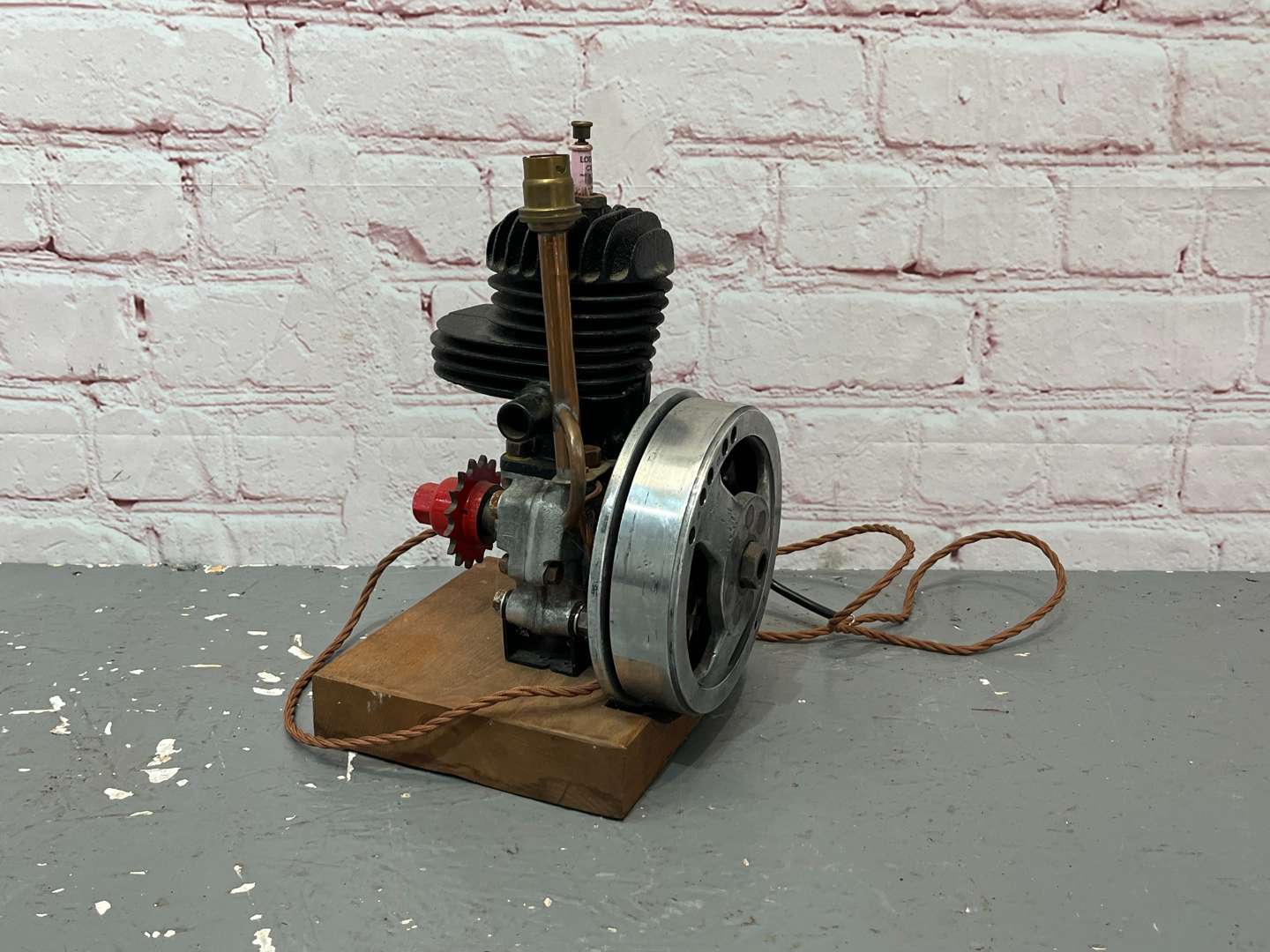 <p>Villiers Engine Converted Into a Lamp</p>