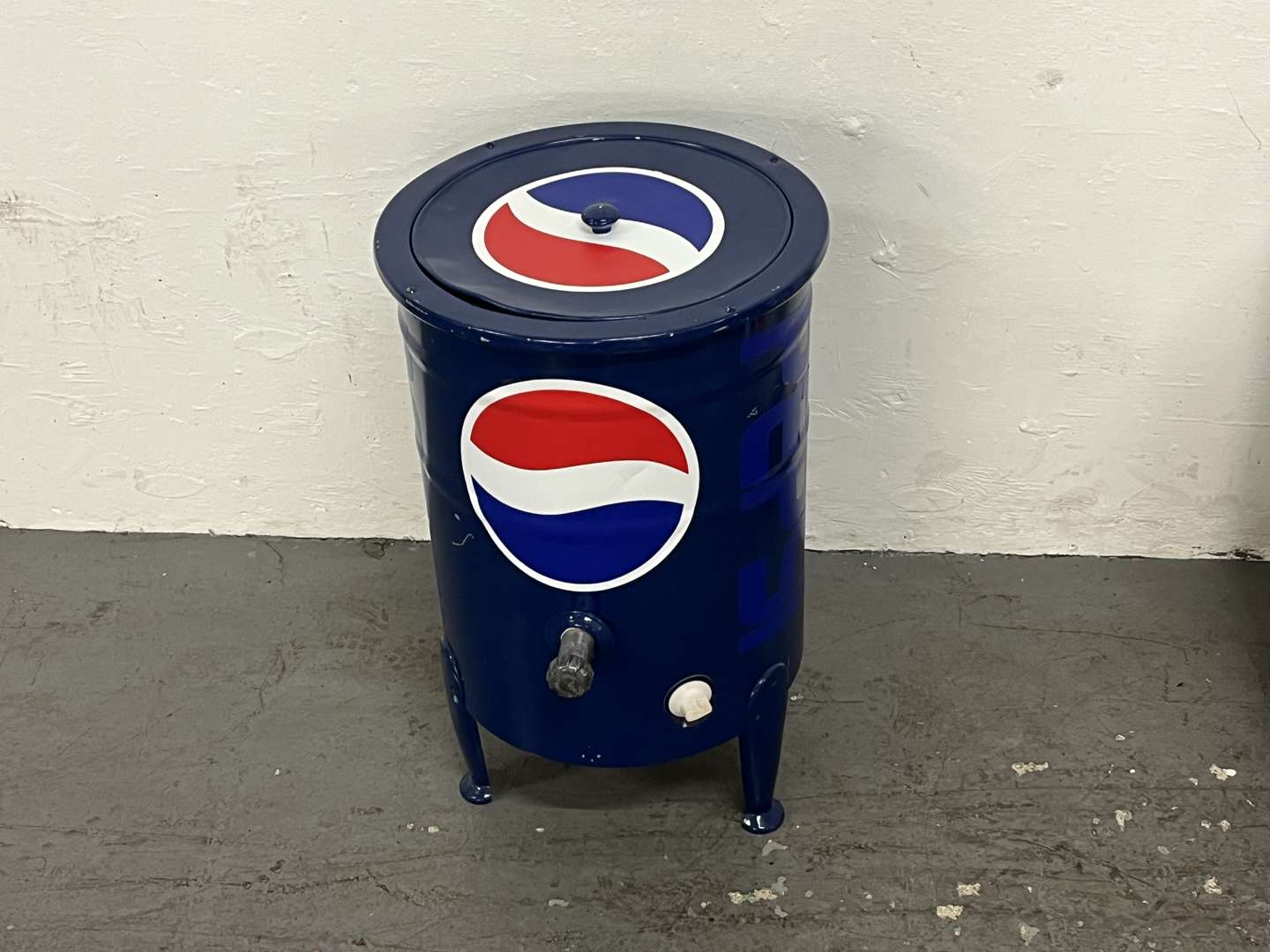 <p>Pepsi Liveried Water Boiler&nbsp;</p>