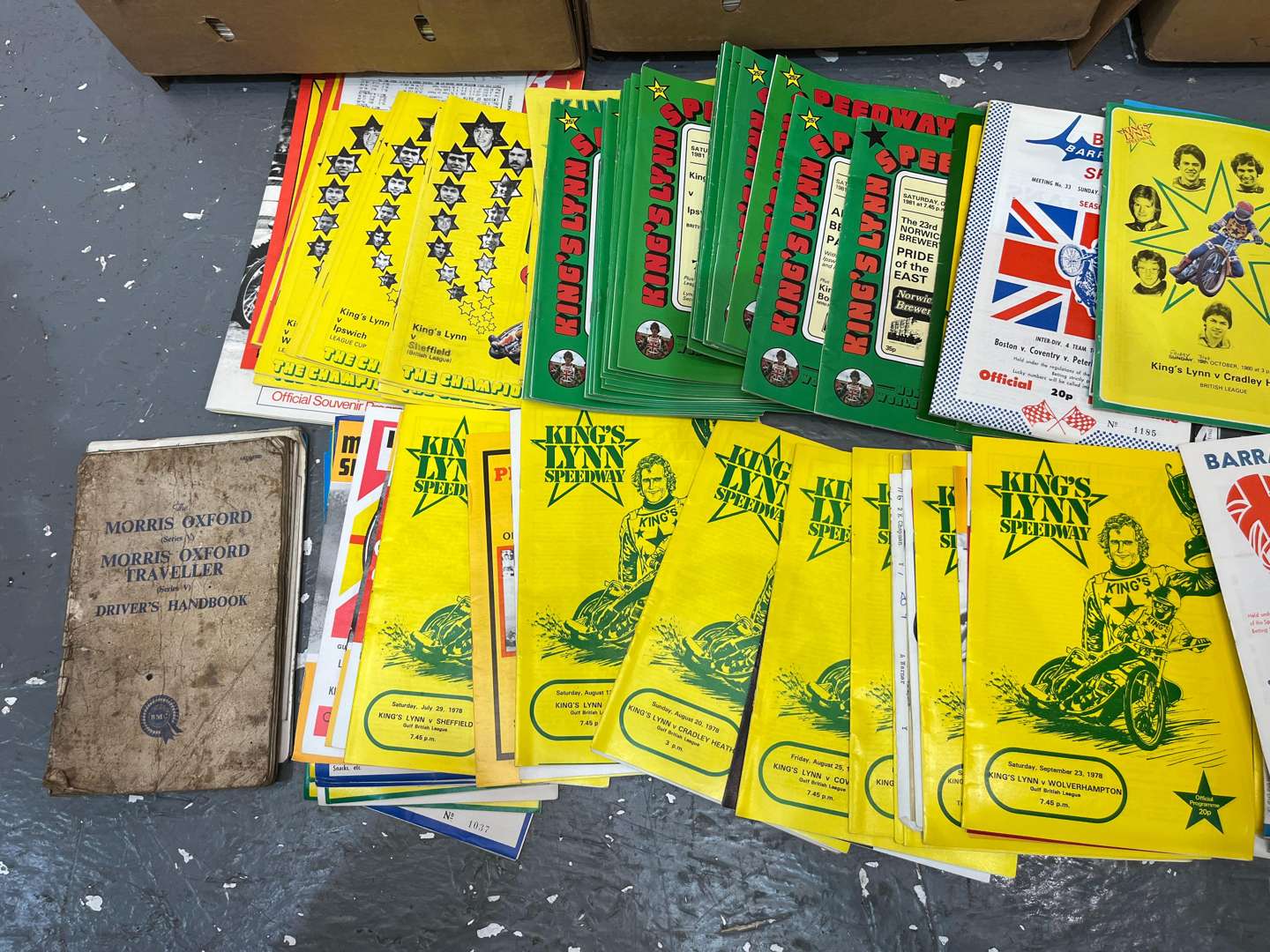 <p>Four Boxes 1970/80's Kings Lynn Speedway Programmes & Old Buff Log Books&nbsp;</p>