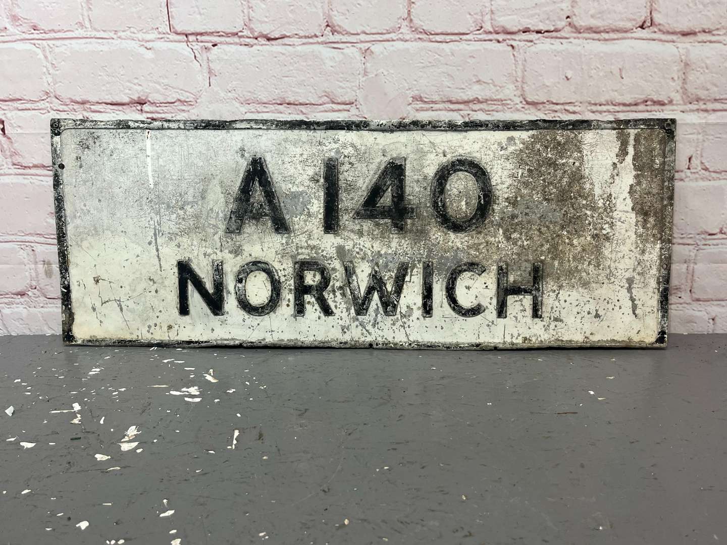 <p>Norwich A140 Cast Aluminium Road Sign</p>