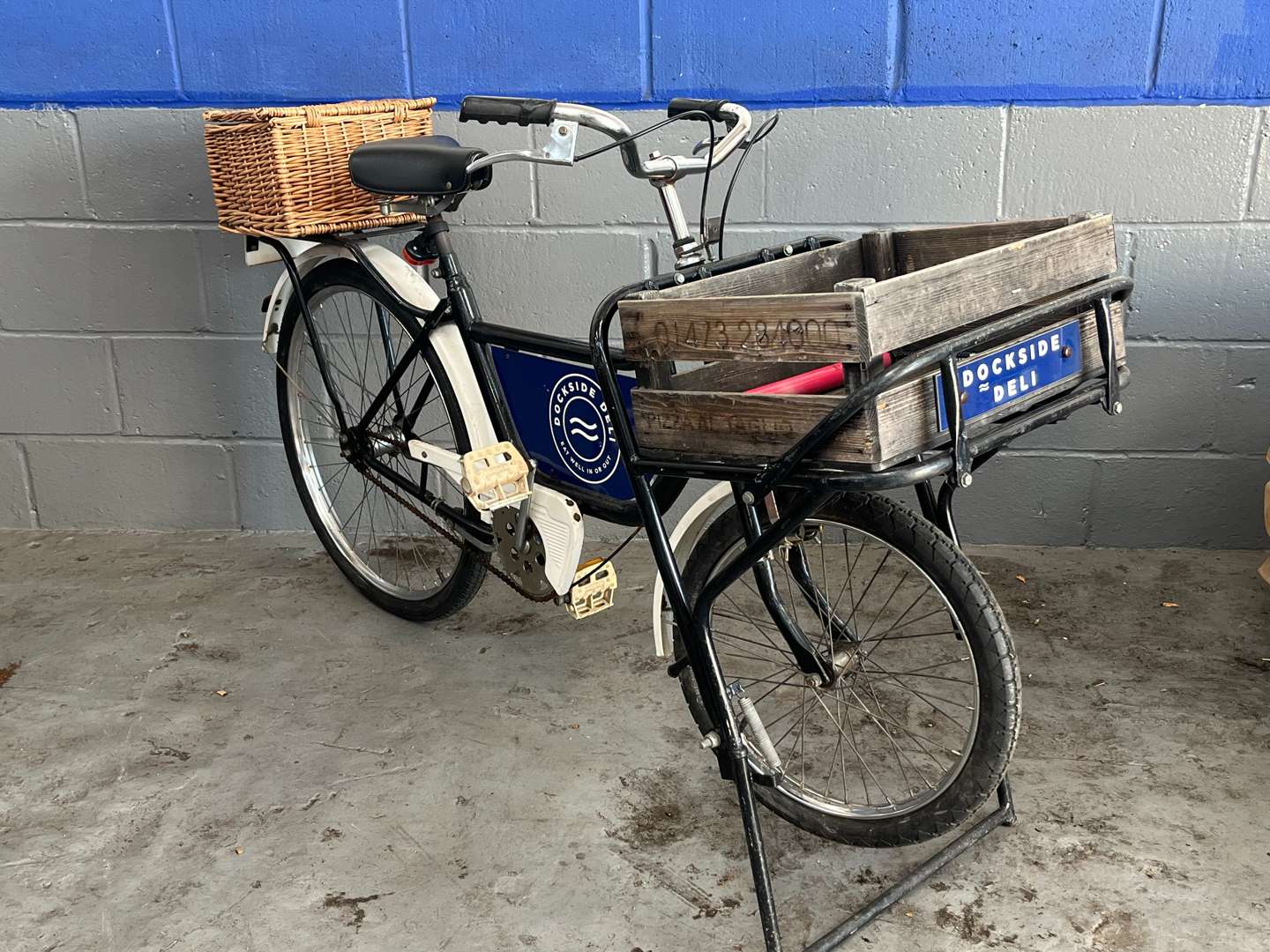 <p>Vintage Trade Bicycle&nbsp;</p>