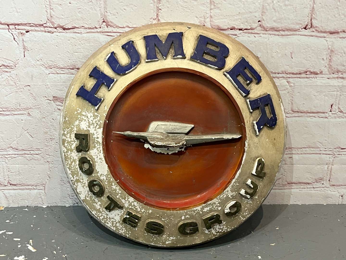 <p>Humber Rootes Group Circular Plaster Plaque</p>