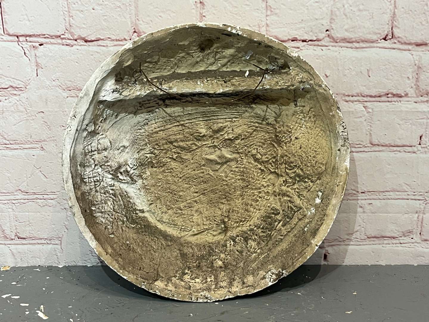 <p>Humber Rootes Group Circular Plaster Plaque</p>