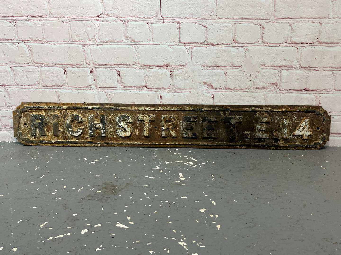 <p>Rich Street .E.14 Cast Iron Street Sign</p>