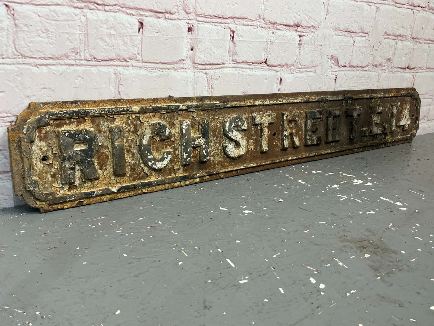 <p>Rich Street .E.14 Cast Iron Street Sign</p>