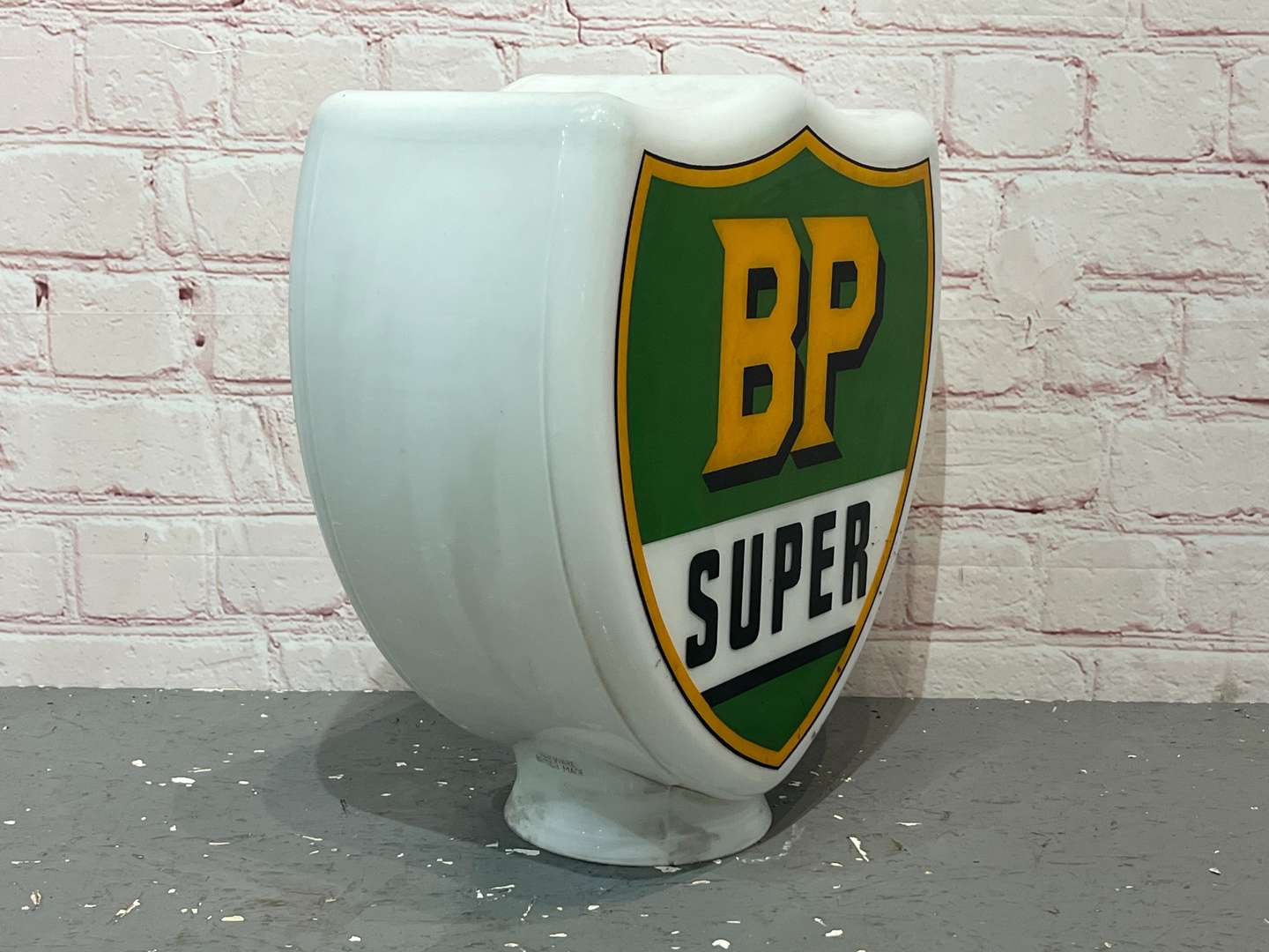 <p>BP Shield Shaped Original Glass Petrol Pump Globe</p>