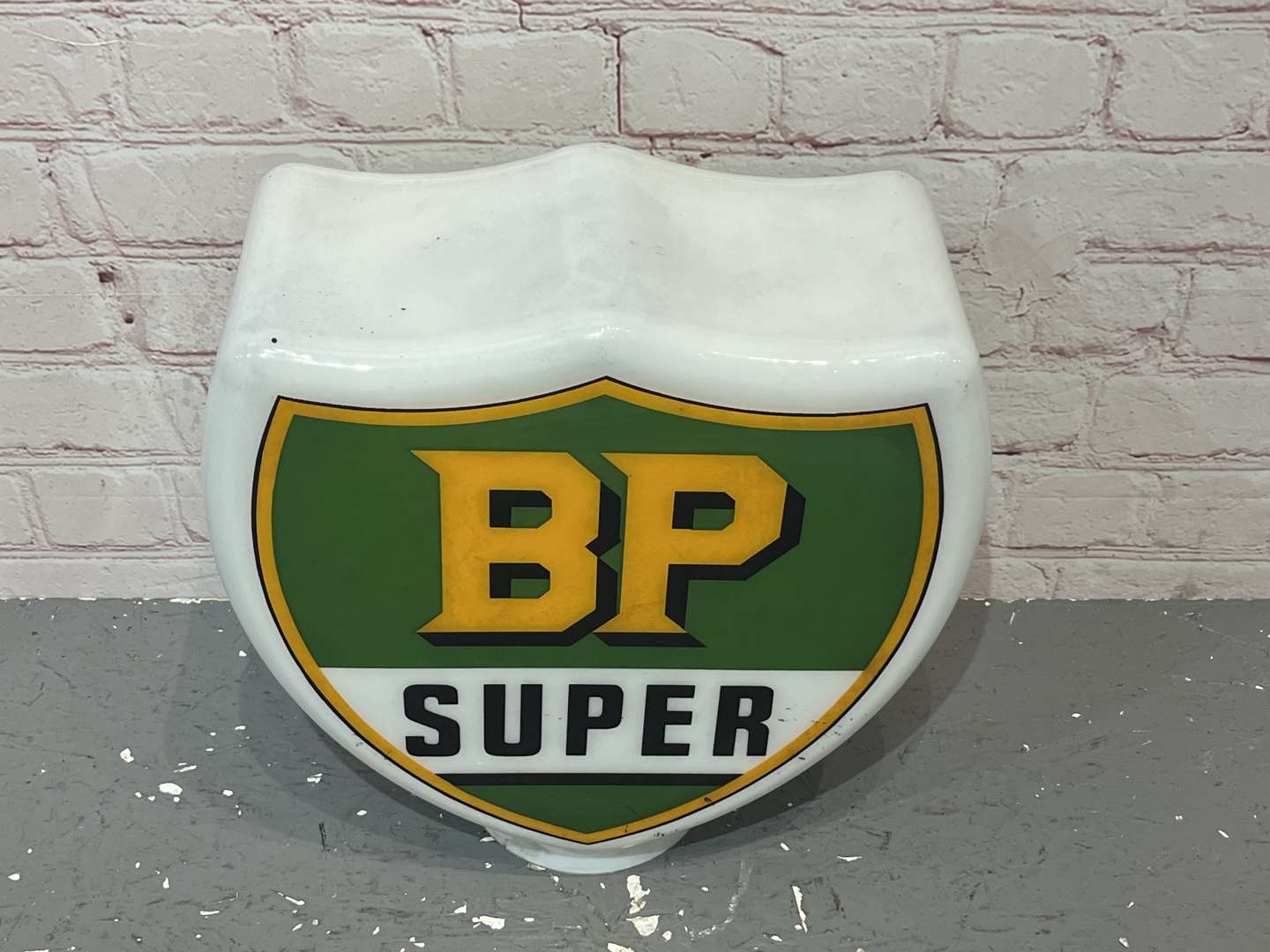 <p>BP Shield Shaped Original Glass Petrol Pump Globe</p>