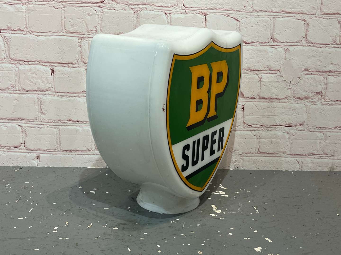 <p>BP Shield Shaped Original Glass Petrol Pump Globe</p>