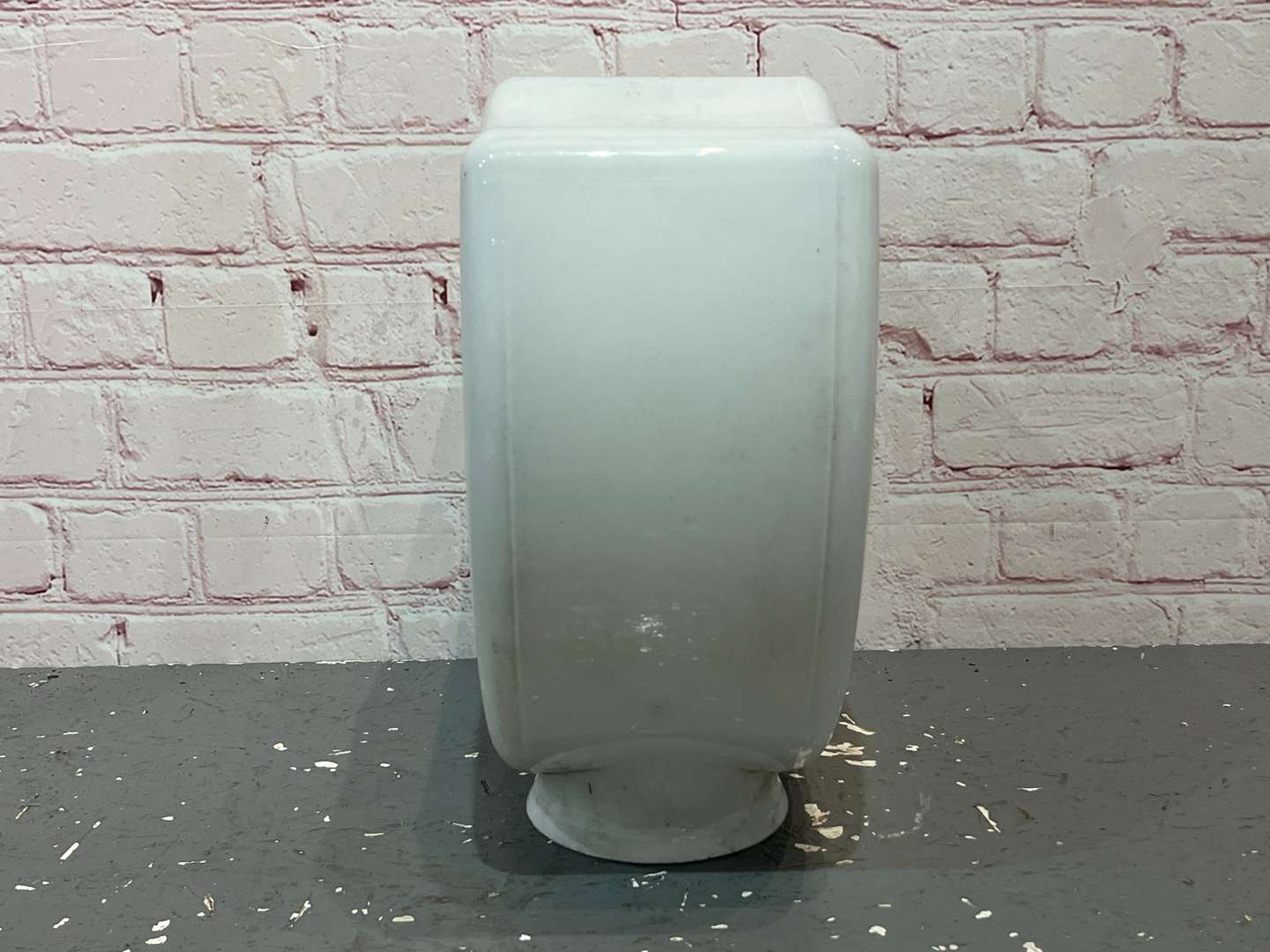 <p>BP Shield Shaped Original Glass Petrol Pump Globe</p>