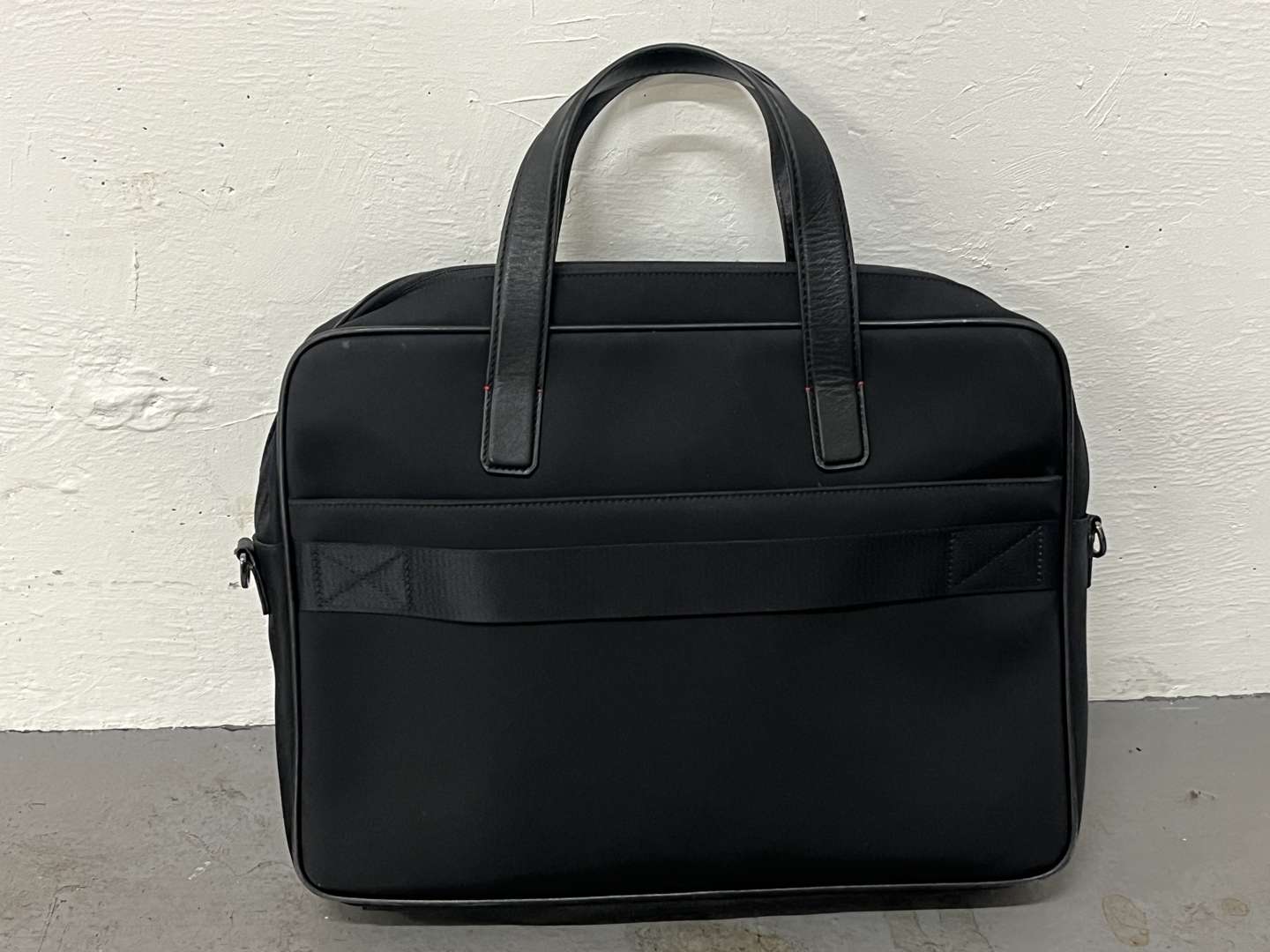 <p>Ferrari Laptop Bag</p>