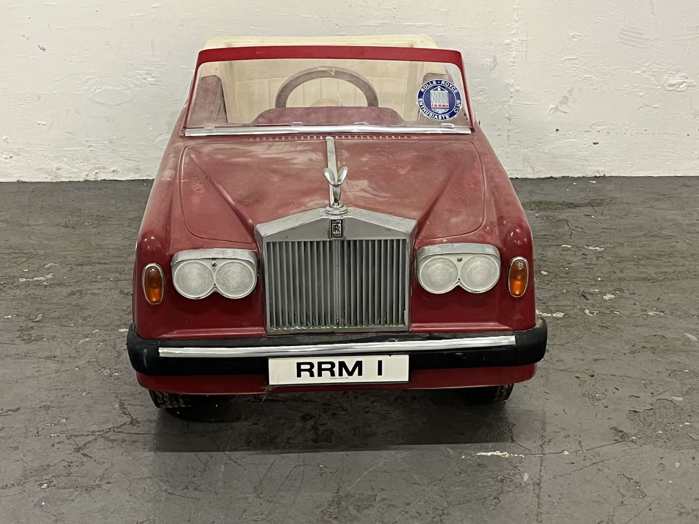 <p>Sharna By Tri-Ang Rolls Royce Corniche Childs Pedal Car</p>