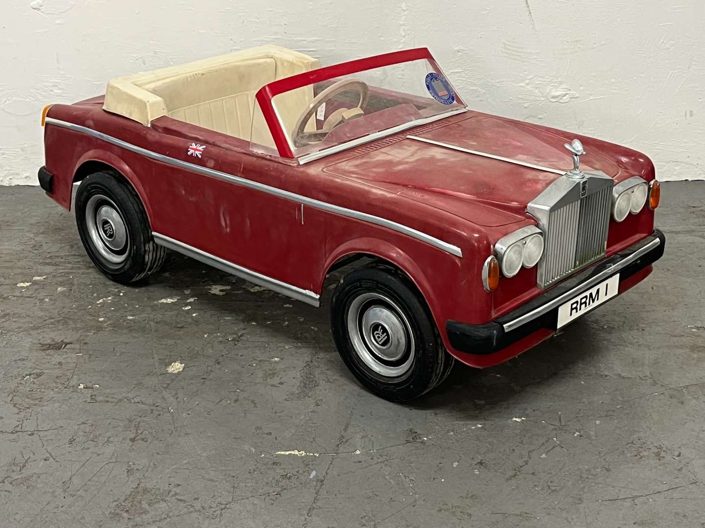 <p>Sharna By Tri-Ang Rolls Royce Corniche Childs Pedal Car</p>
