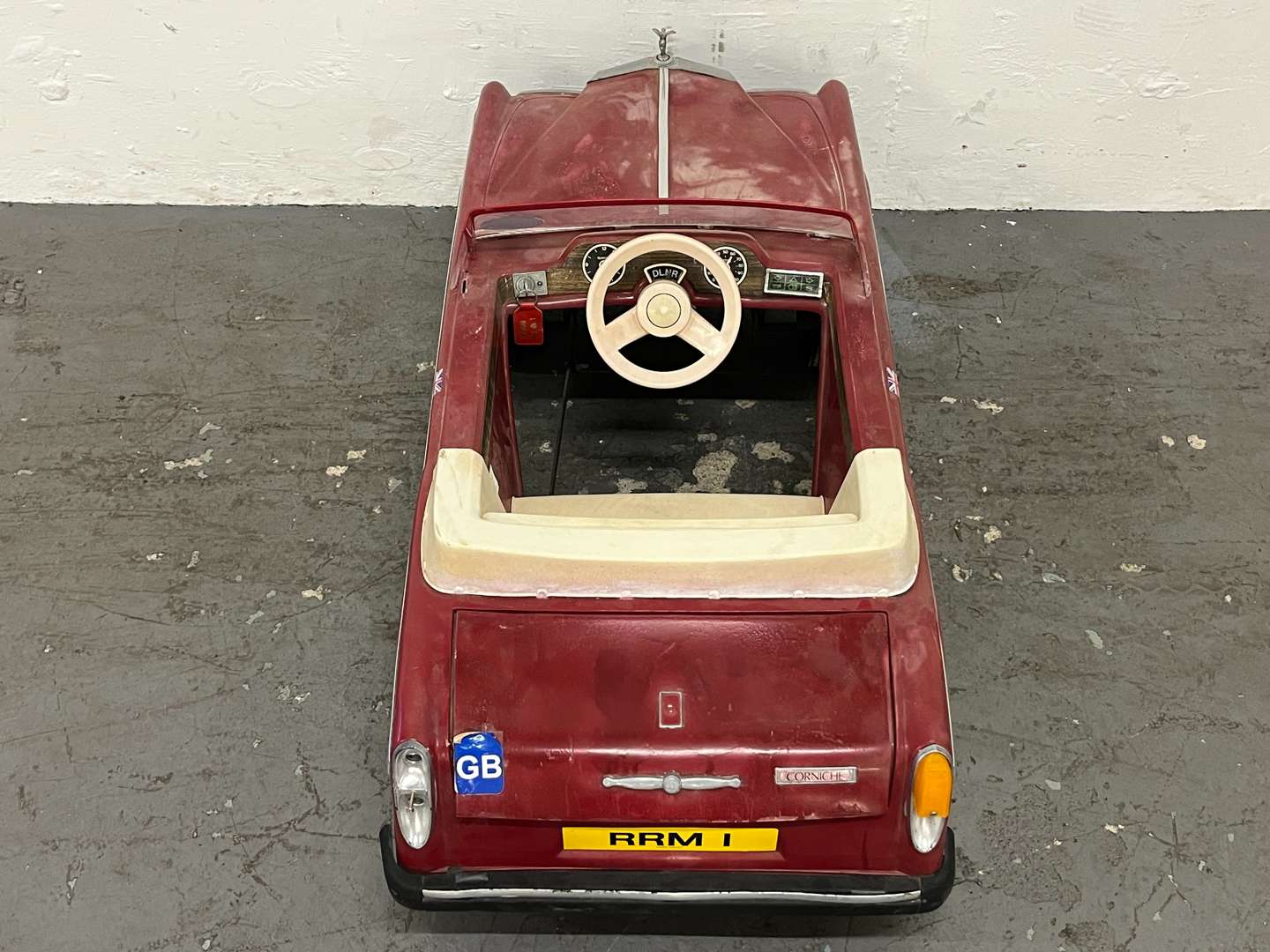<p>Sharna By Tri-Ang Rolls Royce Corniche Childs Pedal Car</p>