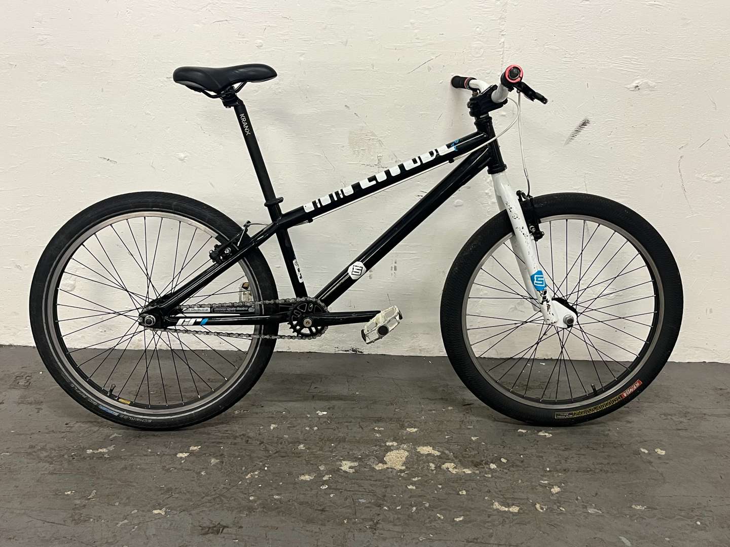 <p>Saracen BMX Bike</p>
