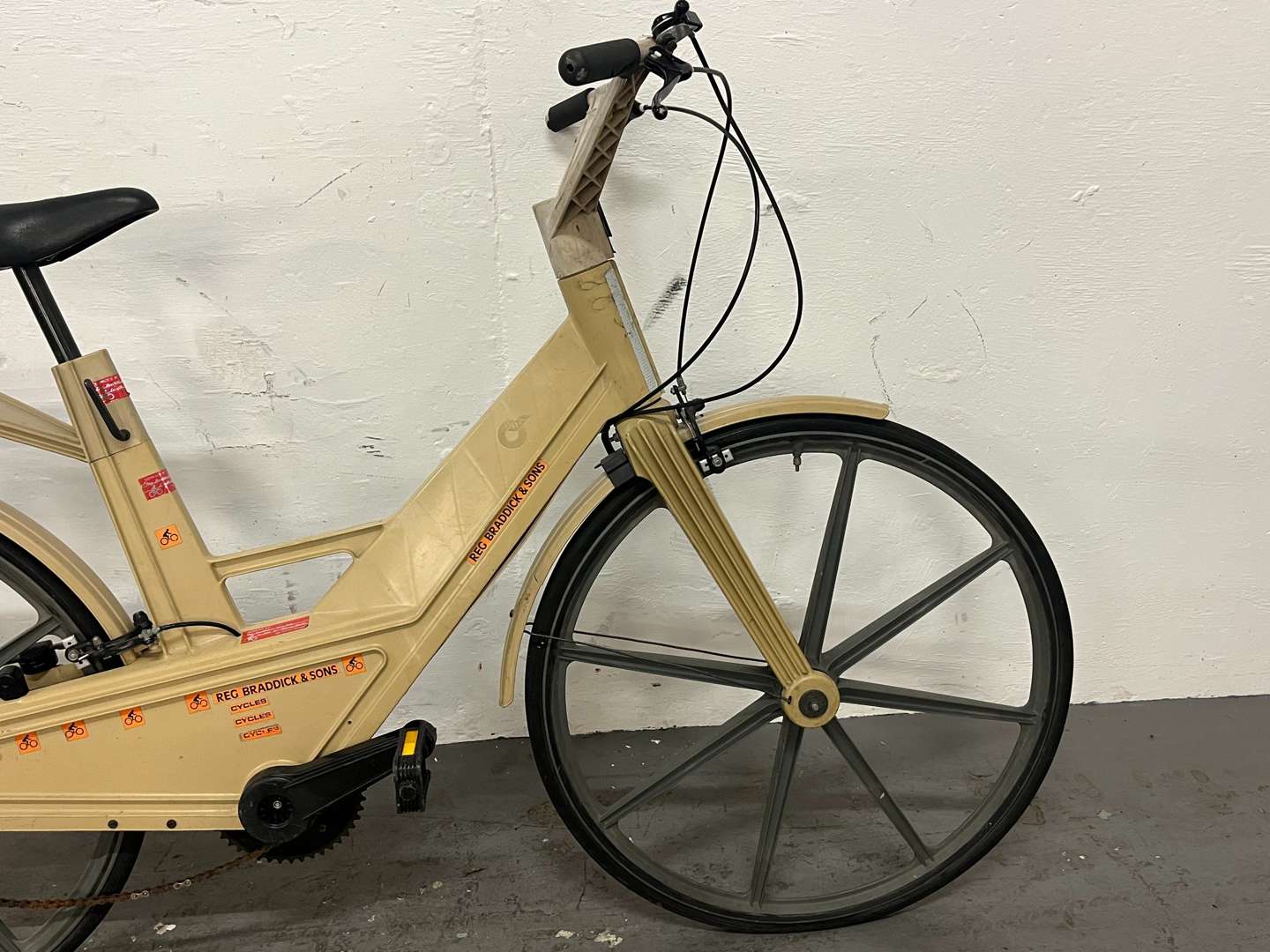 <p>Volvo Itera Moulded Plastic Bicycle&nbsp;</p>