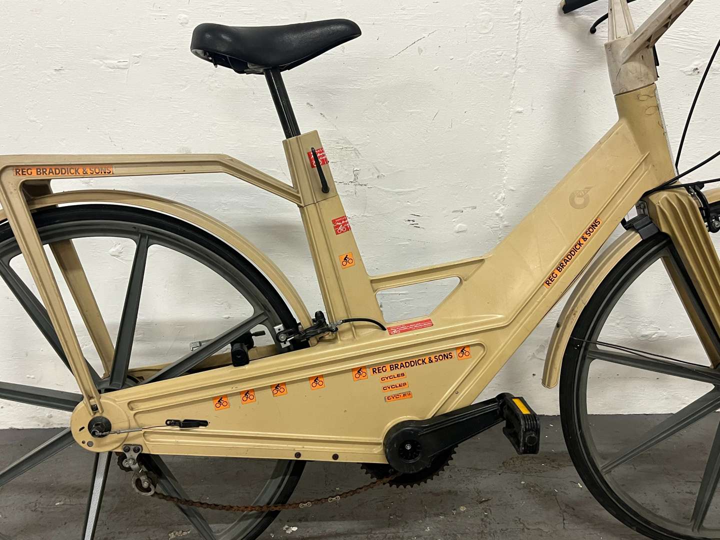<p>Volvo Itera Moulded Plastic Bicycle&nbsp;</p>