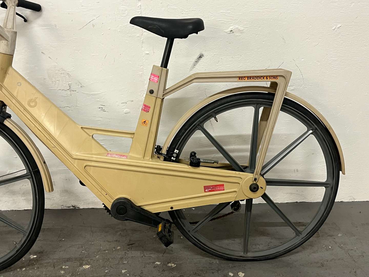 <p>Volvo Itera Moulded Plastic Bicycle&nbsp;</p>
