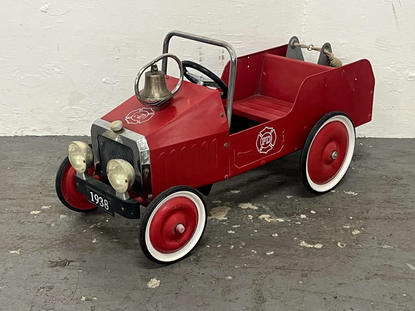 <p>Tin Plated Childs Pedal Fire Engine</p>