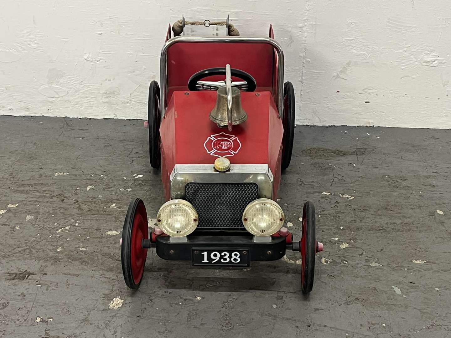 <p>Tin Plated Childs Pedal Fire Engine</p>