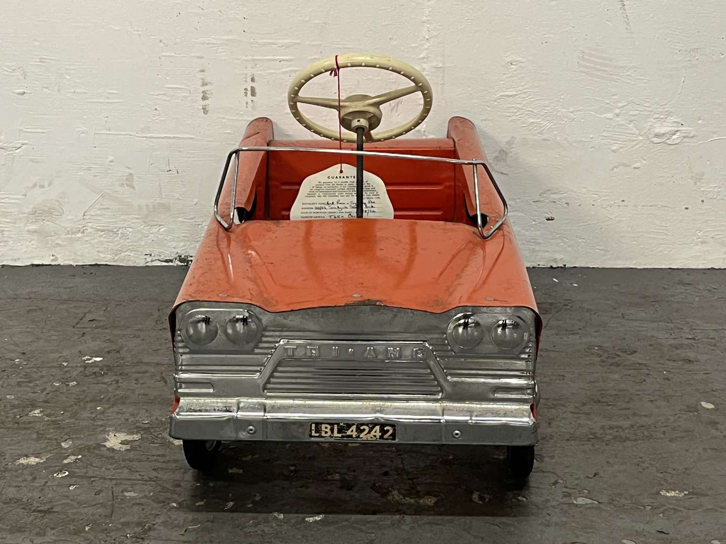 <p>Tri-Ang Childs Tin Plate Pedal Car</p>