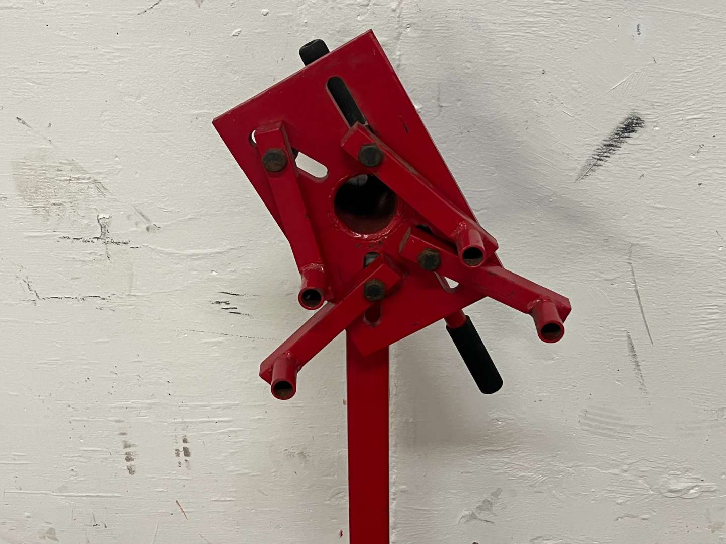<p>Clarke 227KG Engine Stand</p>
