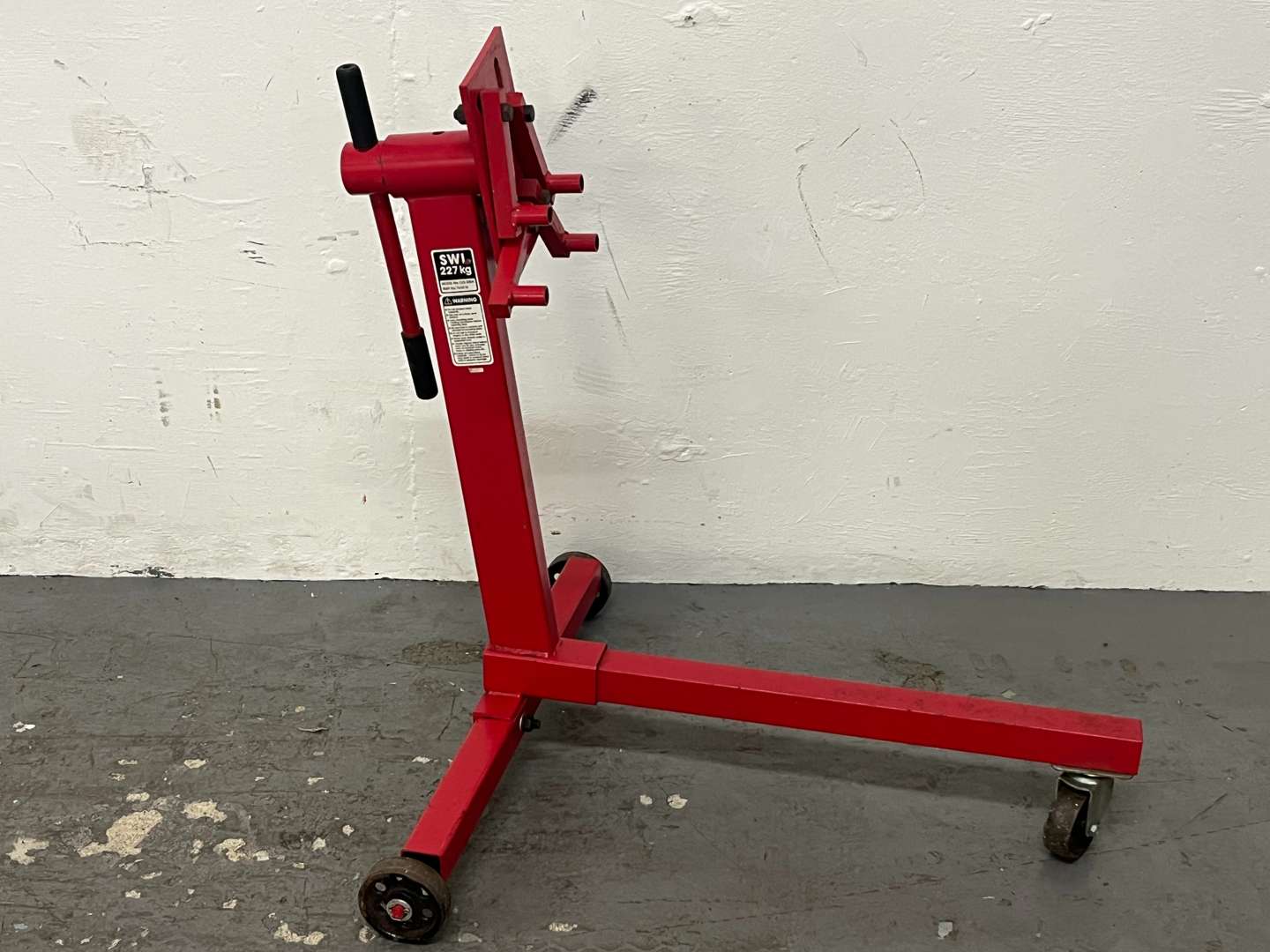 <p>Clarke 227KG Engine Stand</p>