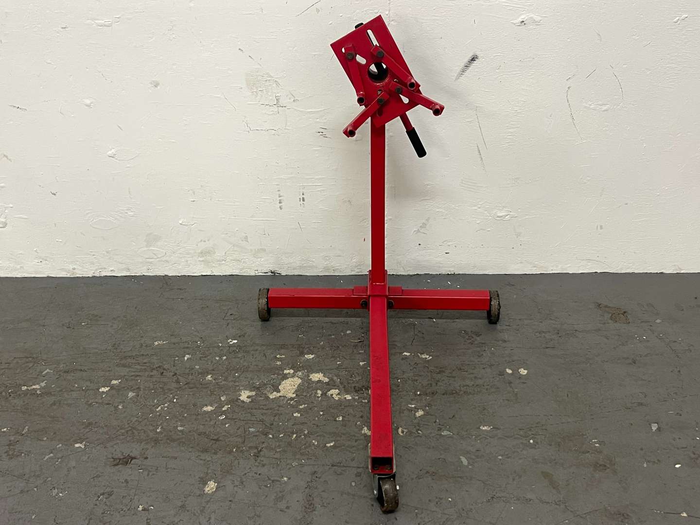 <p>Clarke 227KG Engine Stand</p>