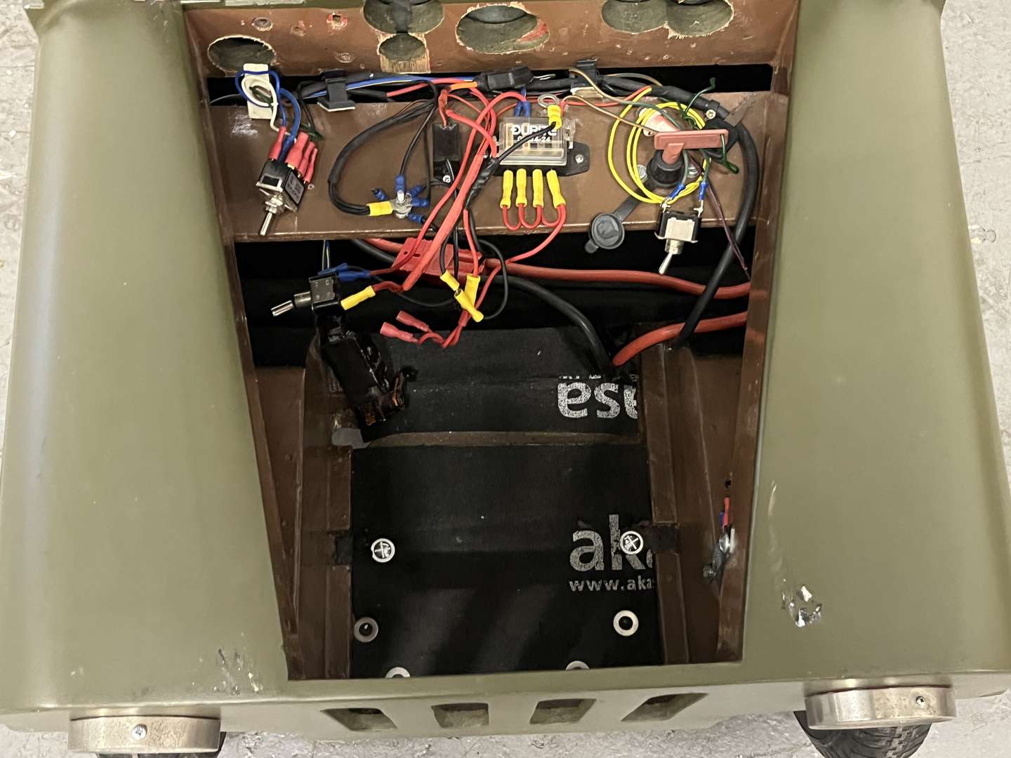 <p>Toylander Childs Battery Powered Willy's Jeep (Project)</p>