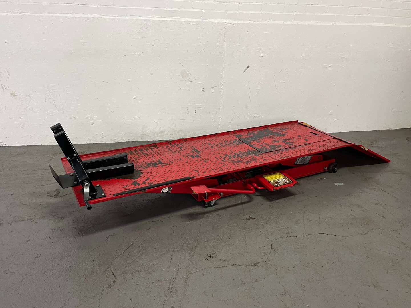 <p>Clarkes Motorbike Ramp/Work Bench&nbsp;</p>