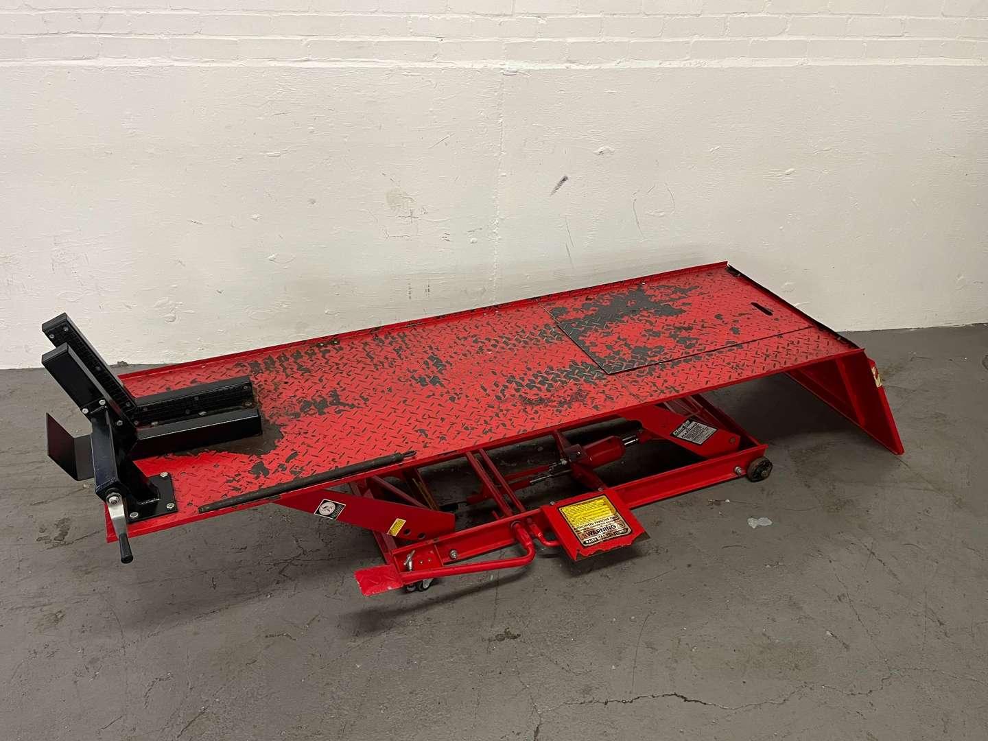 <p>Clarkes Motorbike Ramp/Work Bench&nbsp;</p>