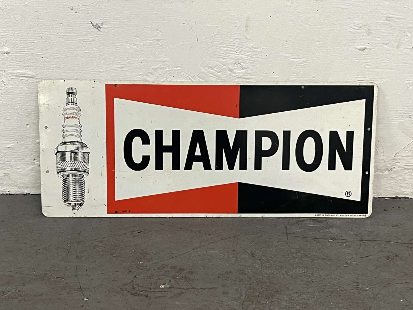<p>Champion Spark Plug Aluminium Sign</p>