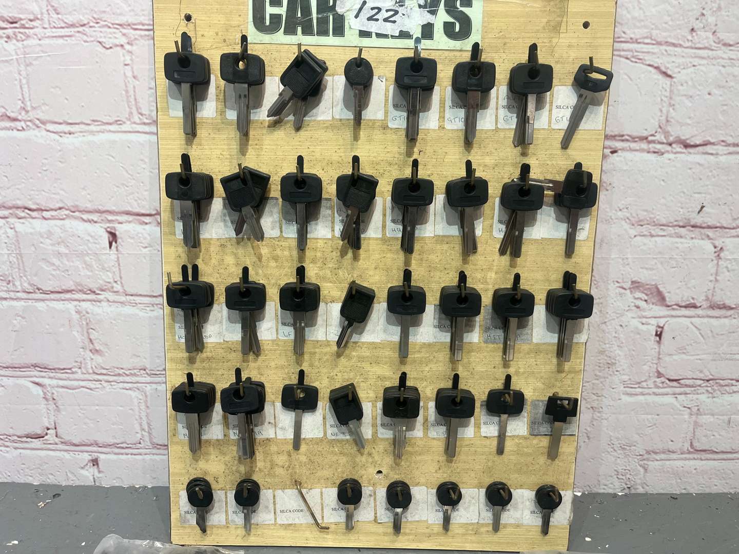 <p>Key Board and Five Bags of Key Blanks For Various Models 2004 - 2022&nbsp;</p>