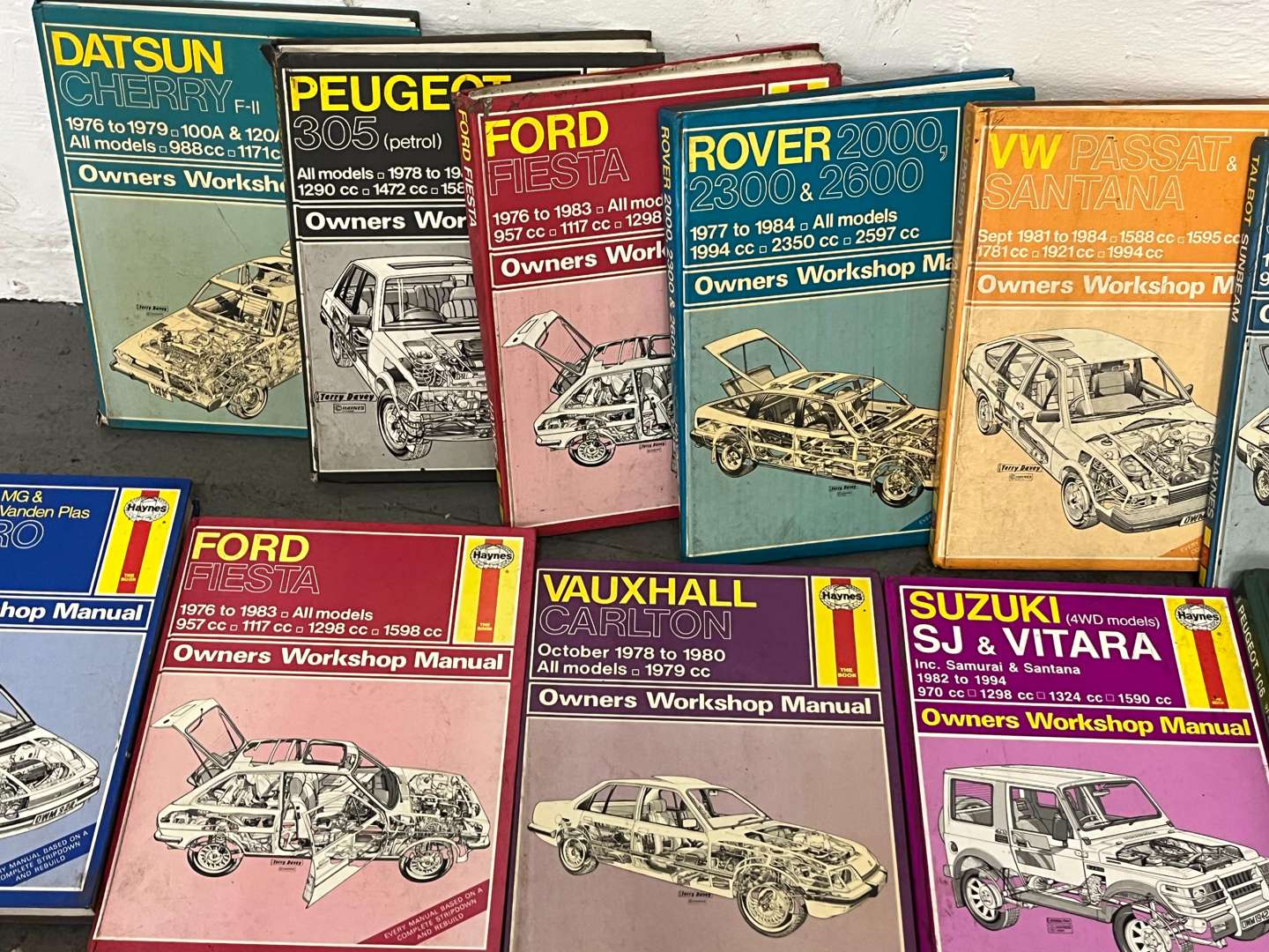 <p>Quantity of Haynes Manuals (Proceeds To Charity)&nbsp;</p>