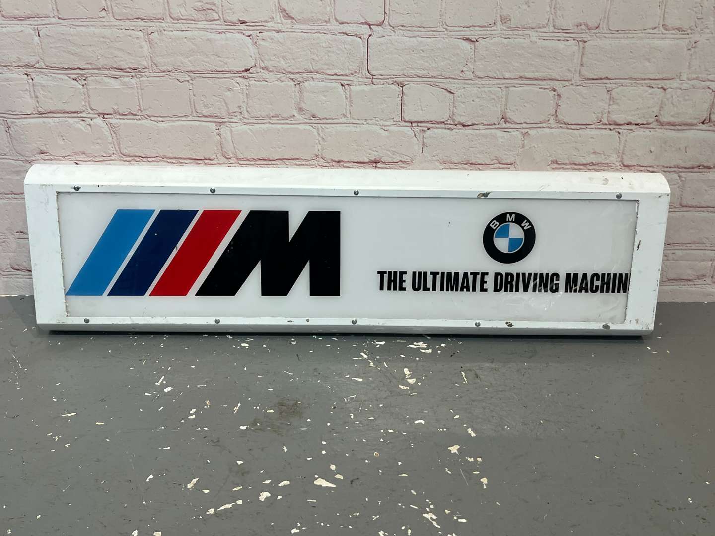 <p>BMW The Ultimate Driving Machine Illuminated Sign</p>