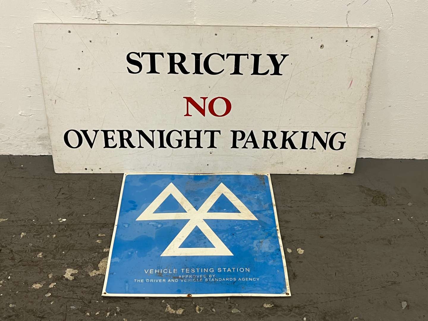 <p>Strictly No Overnight Parking & Plastic MOT Sign (2)</p>