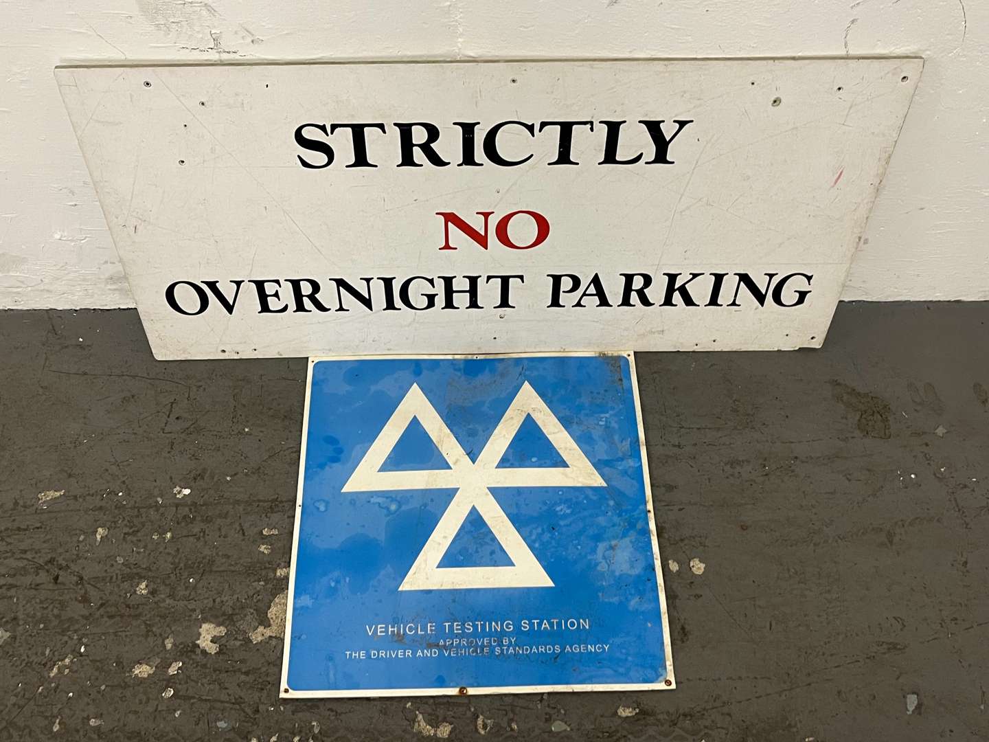 <p>Strictly No Overnight Parking & Plastic MOT Sign (2)</p>