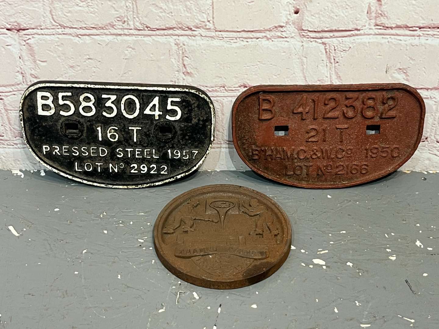<p>Two British Cast Iron Railway Plates & Ford Thames Foundry Plaque (3)</p>