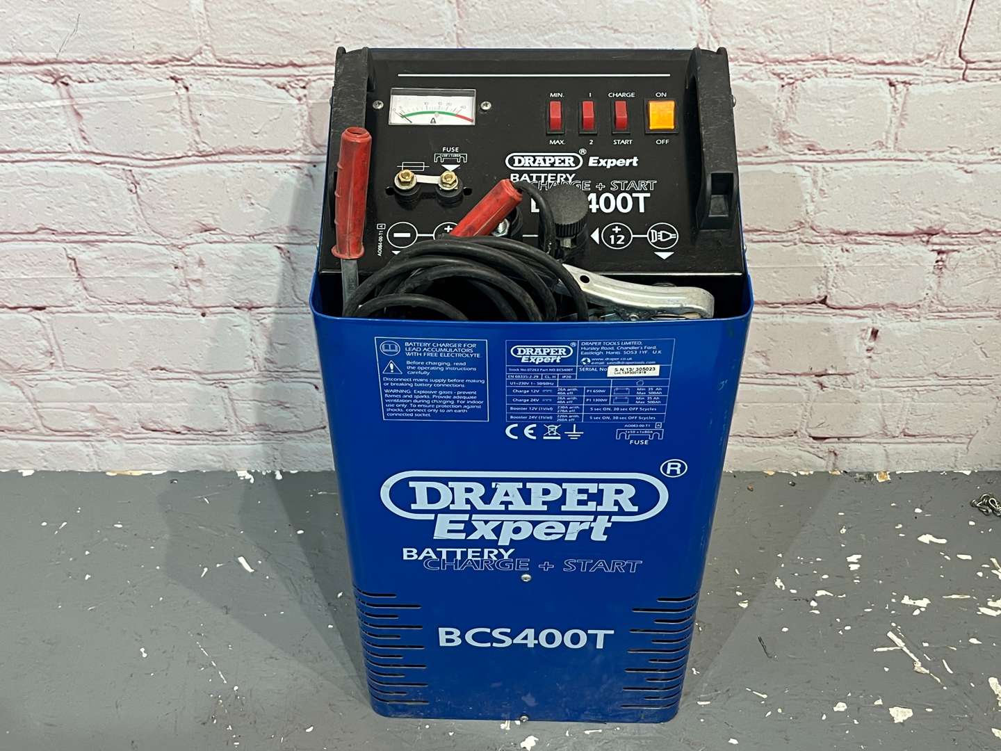 <p>Draper BCS400T Expert Battery Charge & Start&nbsp;</p>