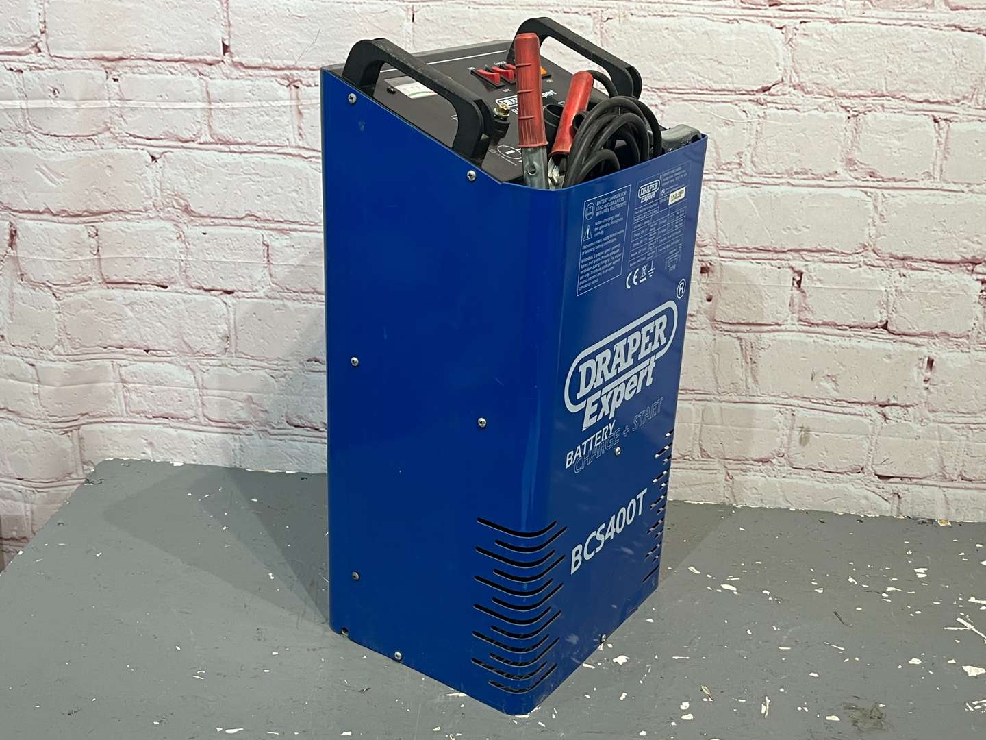 <p>Draper BCS400T Expert Battery Charge & Start&nbsp;</p>