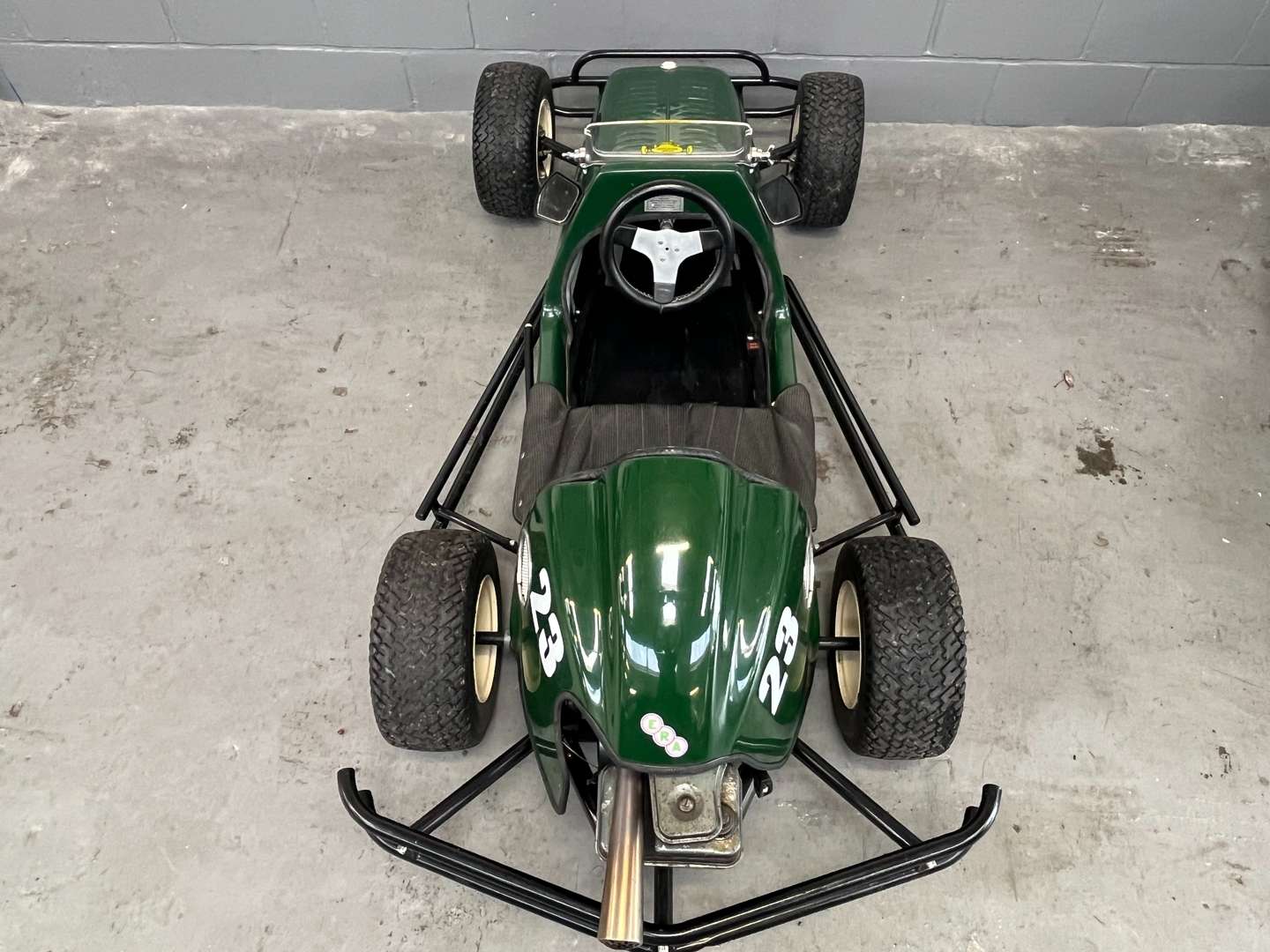 <p>Strikes Racing ERA Replica 5hp 4 Stroke Petrol Go Kart&nbsp;</p>