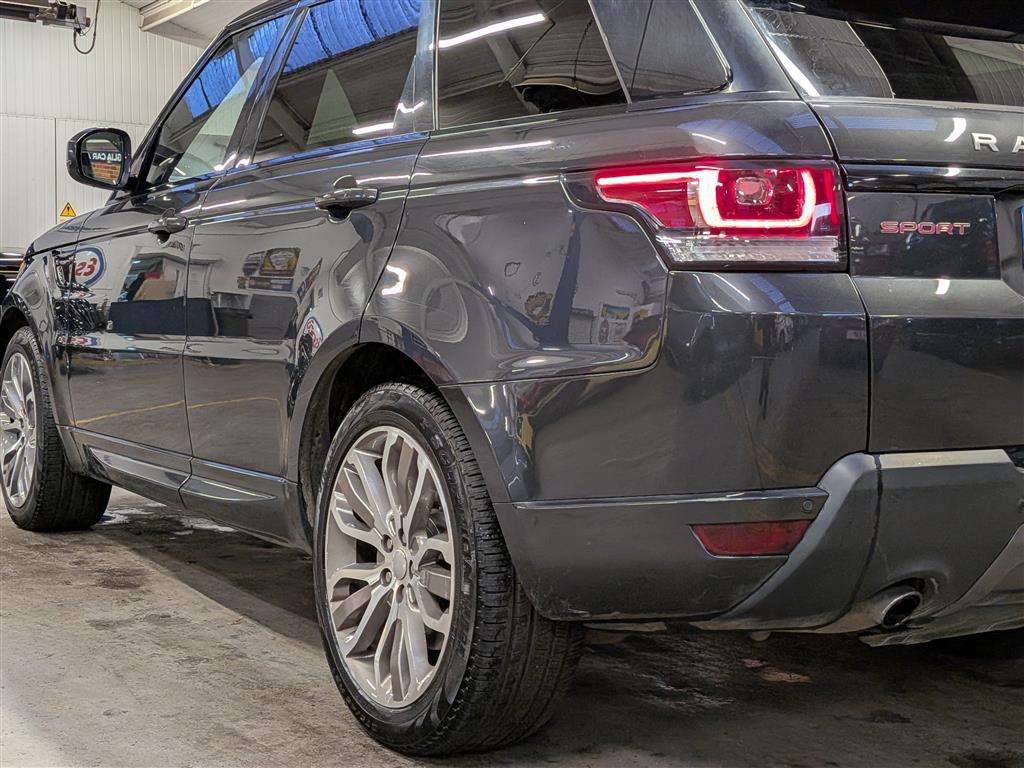 <p>2015 LAND ROVER R ROVER SPORT HSE DYNAM S</p>