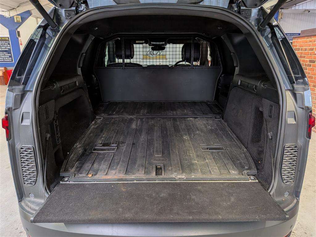 <p>2023 LAND ROVER DISCOVERY SE D MHEV AUTO</p>